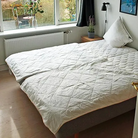 Amazing In Rudkobing With 6 Bedrooms And Wifi * Spodsbjerg