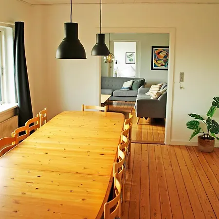 Amazing In Rudkobing With 6 Bedrooms And Wifi * Spodsbjerg